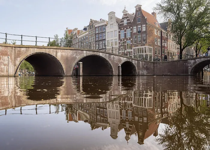 Gasthuis Skinny Bridge Boutique 4*