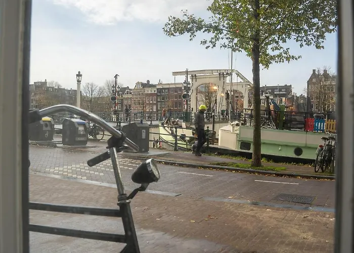 Skinny Bridge Boutique Gasthuis Amsterdam