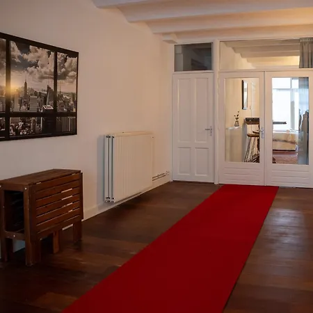 Skinny Bridge Boutique 3*